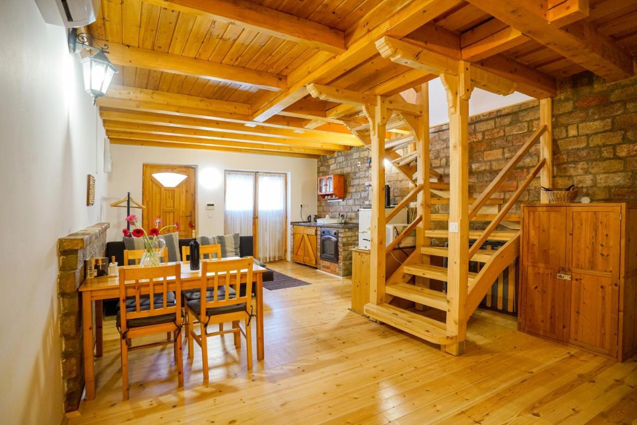Borház Apartman Eger Esterno foto